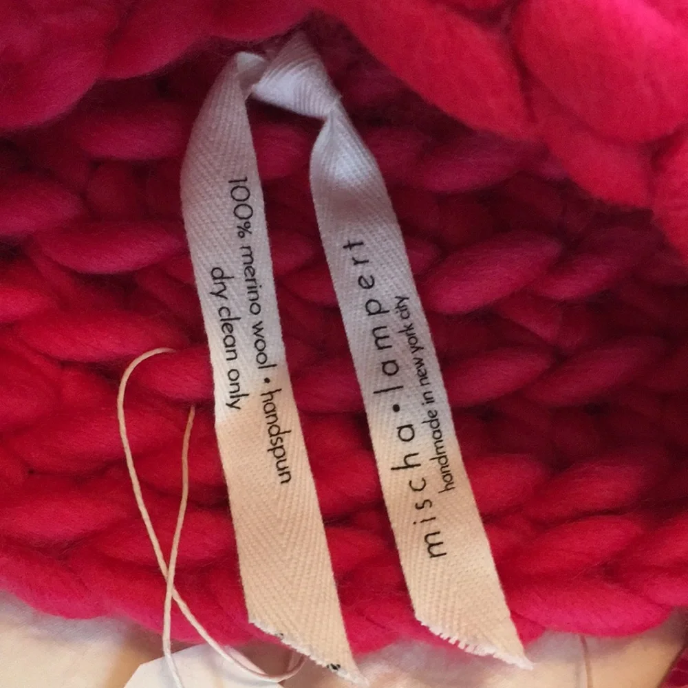 Mischa Lampert beanie pomster + candy coral xl pom
